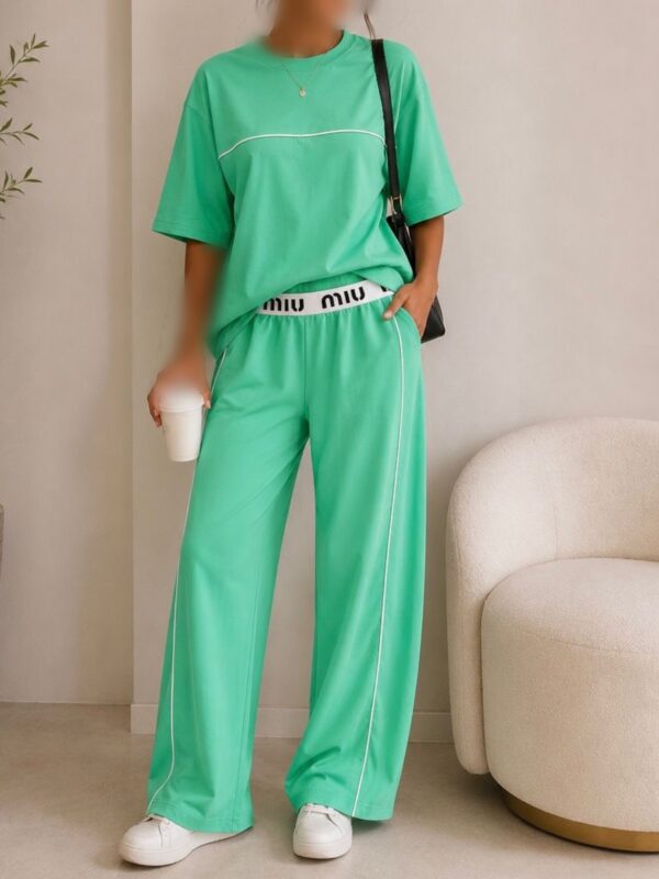 ست تیشرت شلوار دلسا کد:۱۲۲۰۱۴